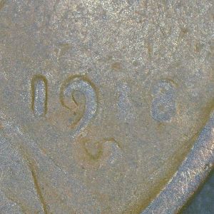 1918-D-Lincoln-Small-Cent,-Odd-Feature-Below-Date